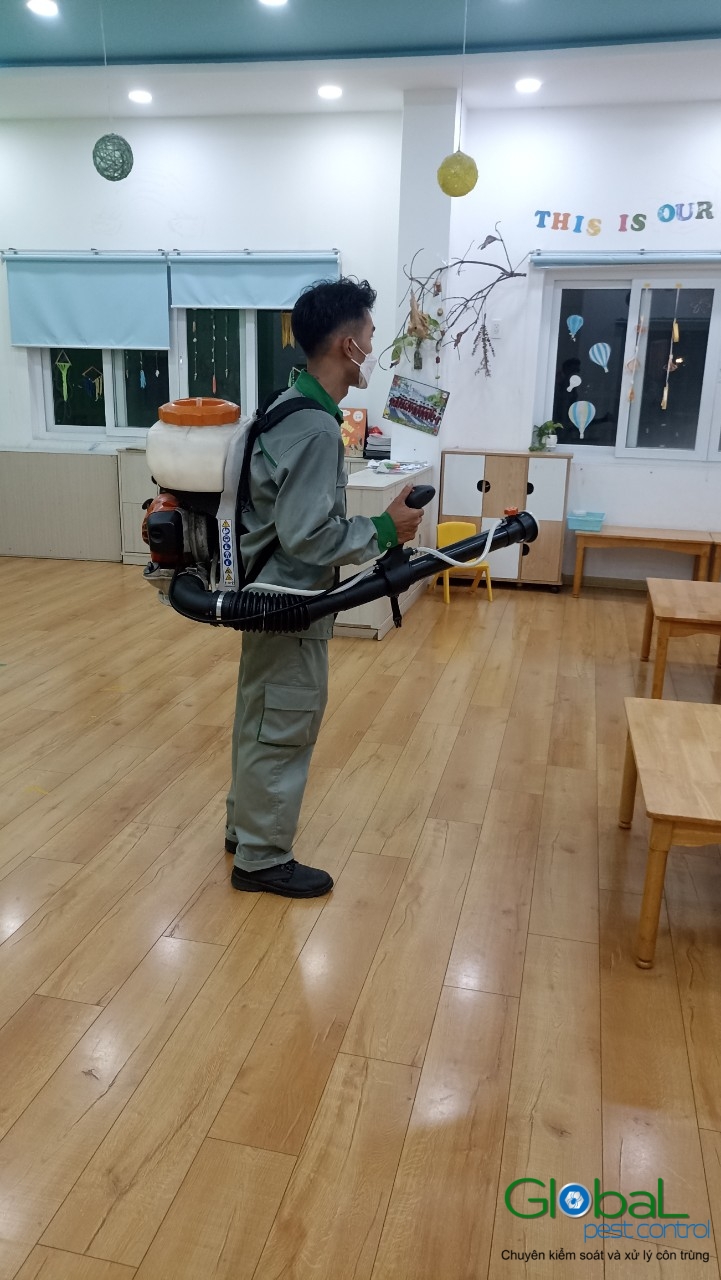 Phun diệt côn trùng định kỳ